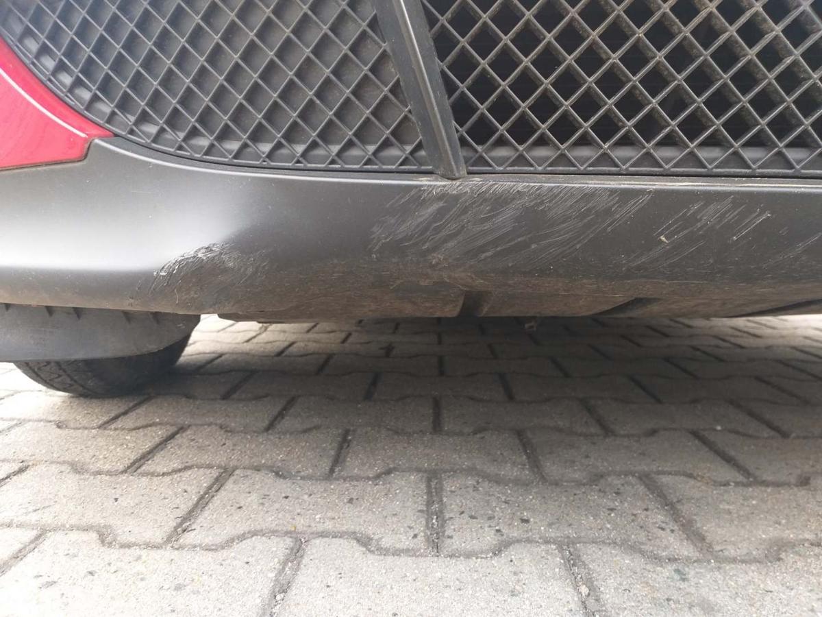 BMW 1er E87 original Stoßstange Stossfänger vorn Japanrot Bj.2006